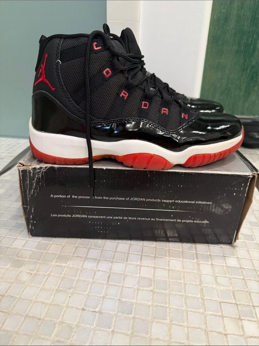 Jordan 11 Retro - Black/Red